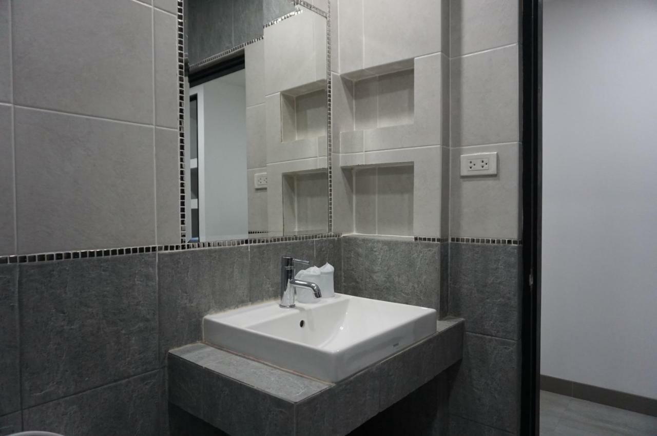 Heaven Apartments Patong Buitenkant foto